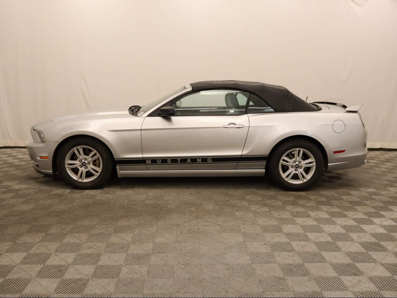 2014 Ford Mustang V6