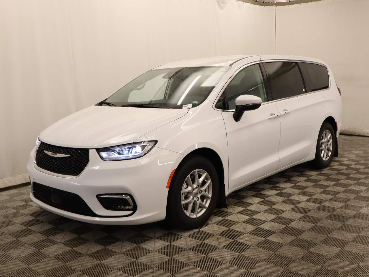 2023 Chrysler Pacifica Touring L FWD