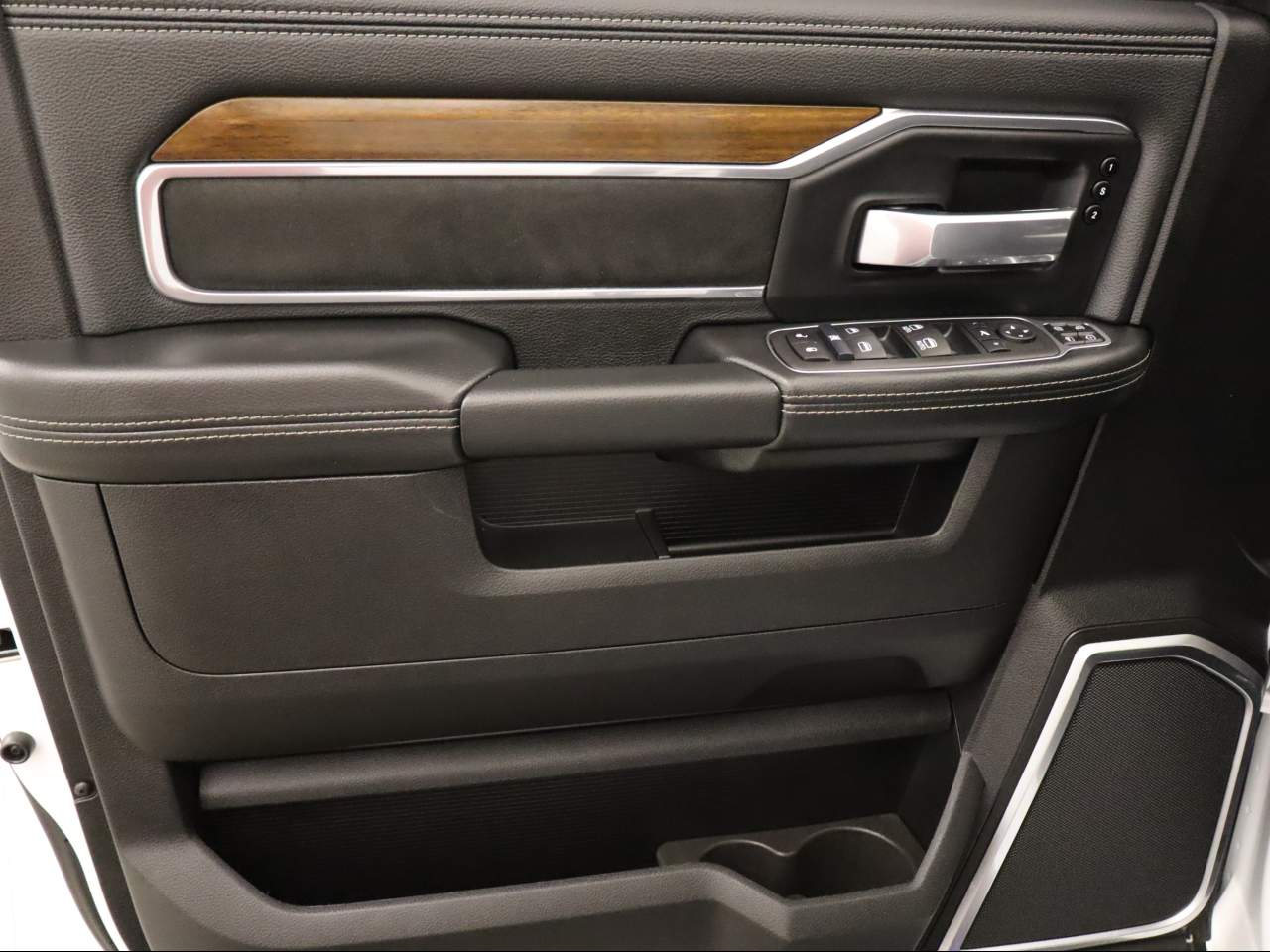 2024 RAM Ram 3500 Pickup Laramie - Photo 20