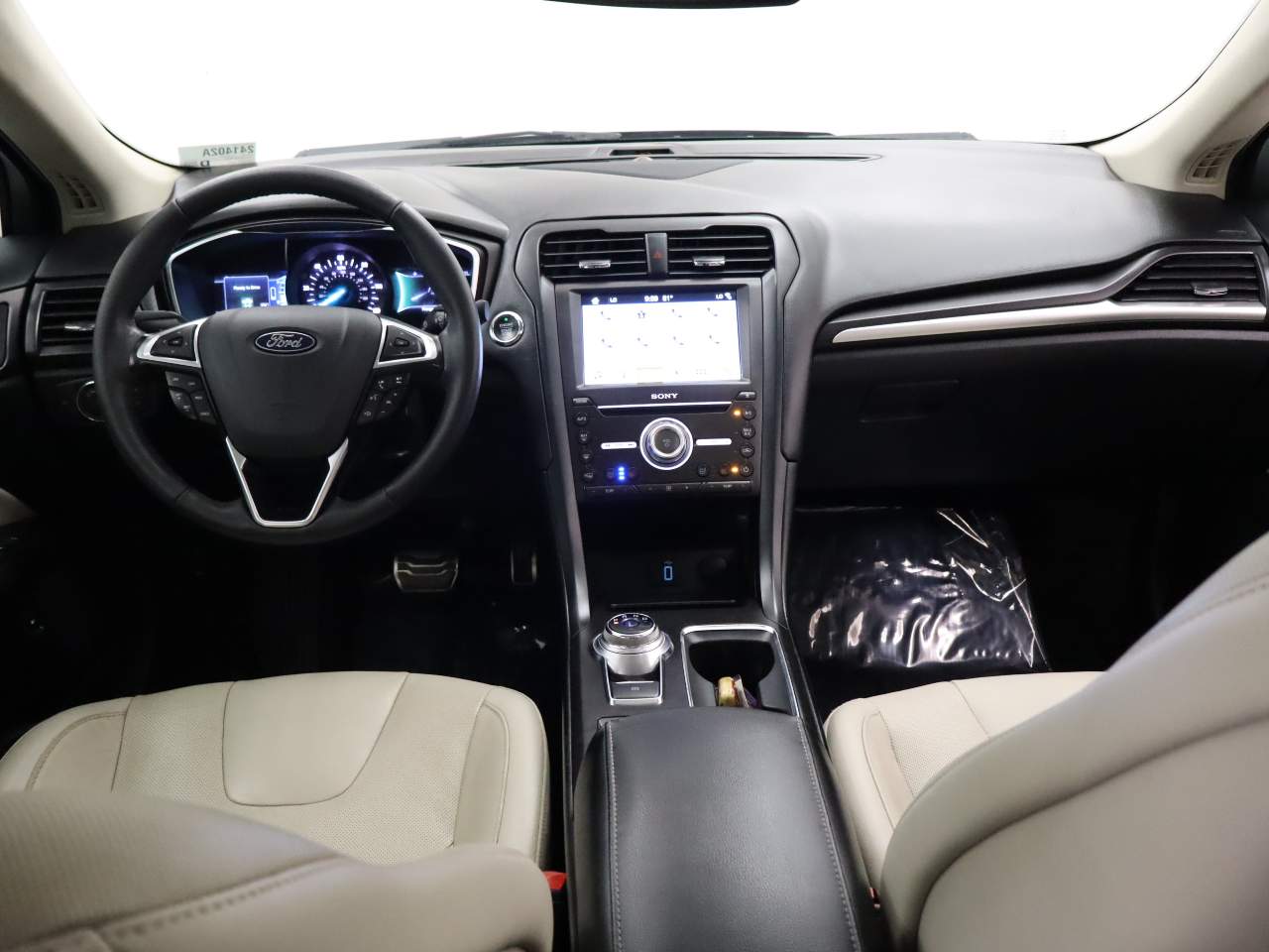 2018 Ford Fusion Hybrid Titanium photo 2