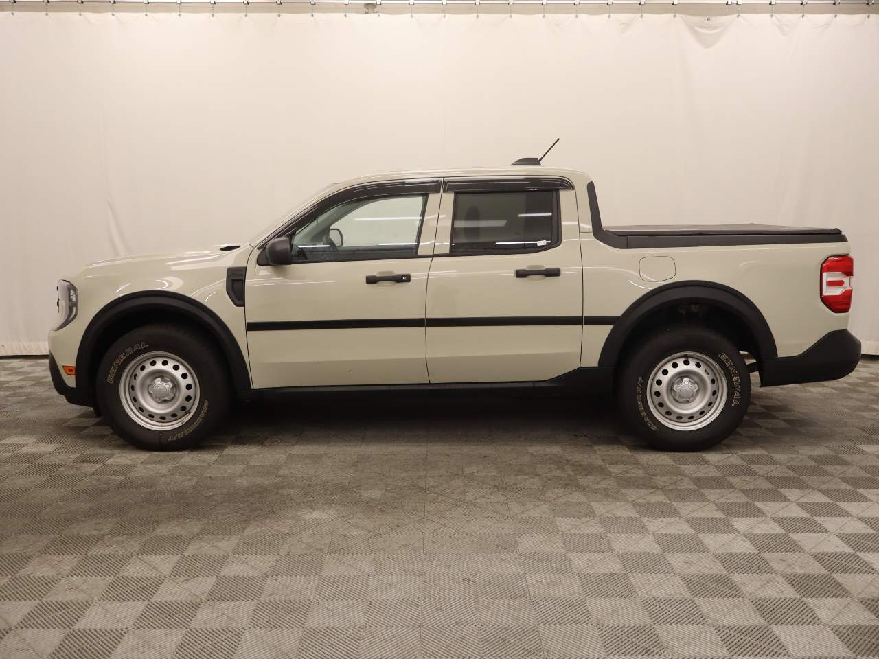 2025 Ford Maverick XL Crew Cab