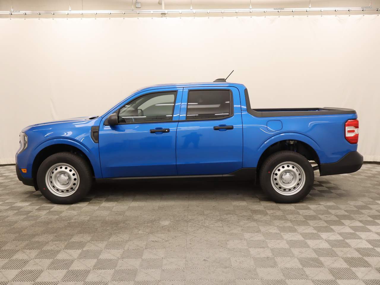 2025 Ford Maverick XL photo 3