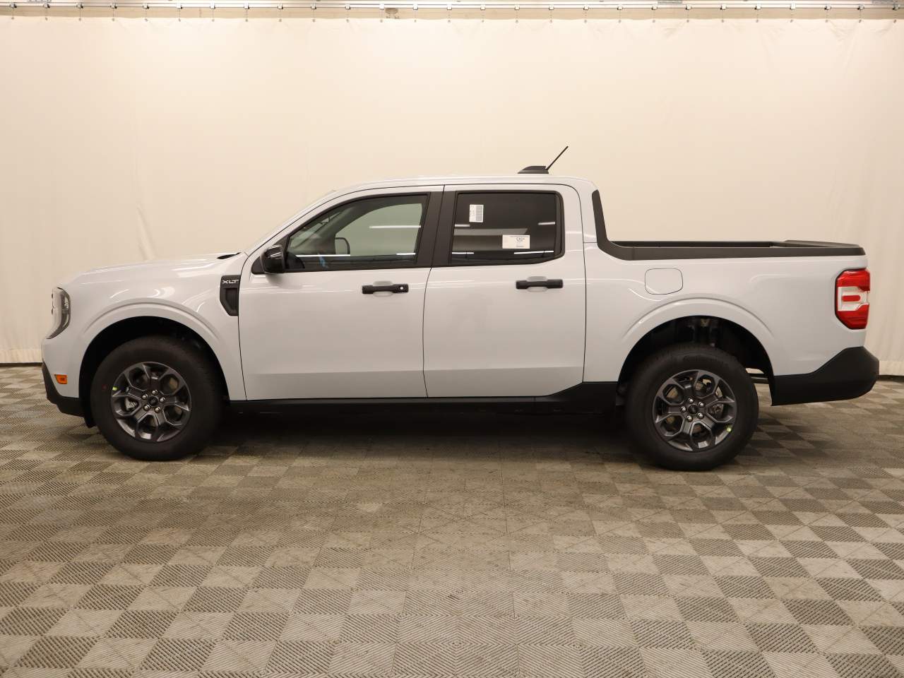 2026 Ford Maverick XLT photo 2