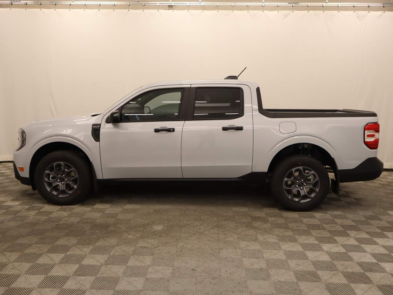 2025 Ford Maverick XLT photo 3