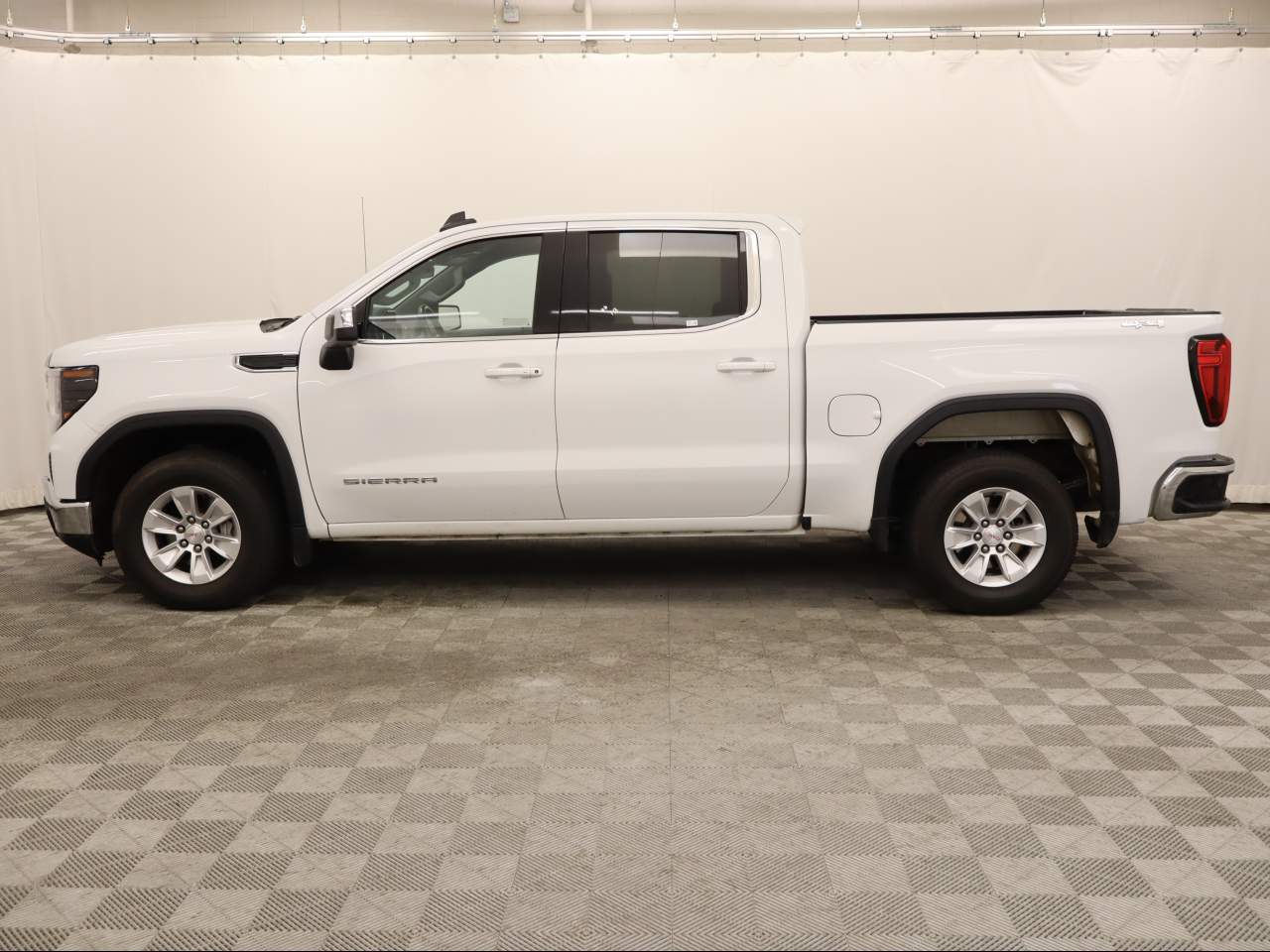 2024 GMC Sierra 1500 SLE Crew Cab