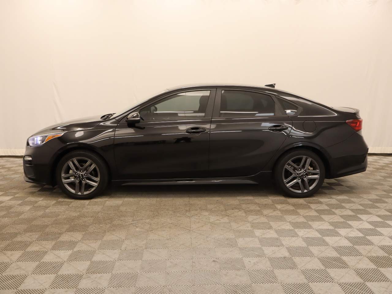 Used 2020 Kia FORTE GT-Line with VIN 3KPF34AD2LE219550 for sale in Scottsdale, AZ