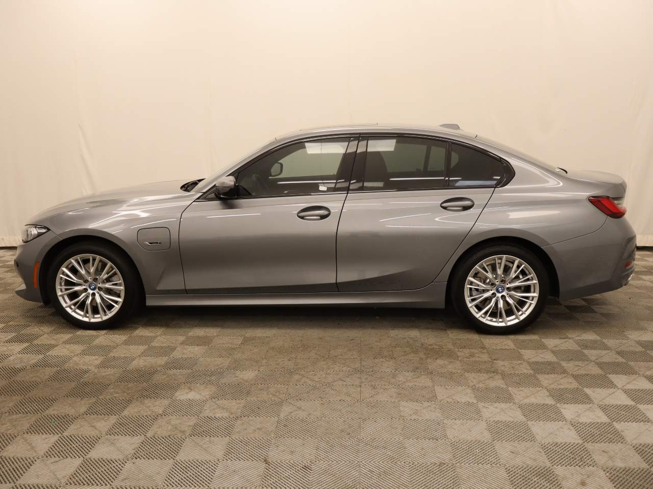 2023 BMW 3-Series 330e xDrive