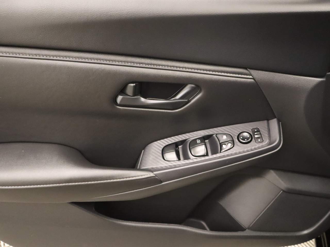 2024 Nissan Sentra S photo 2