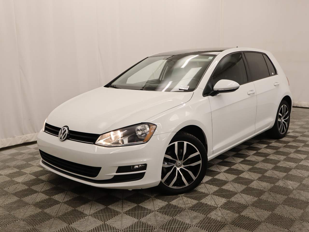 2016 Volkswagen Golf TSI SE