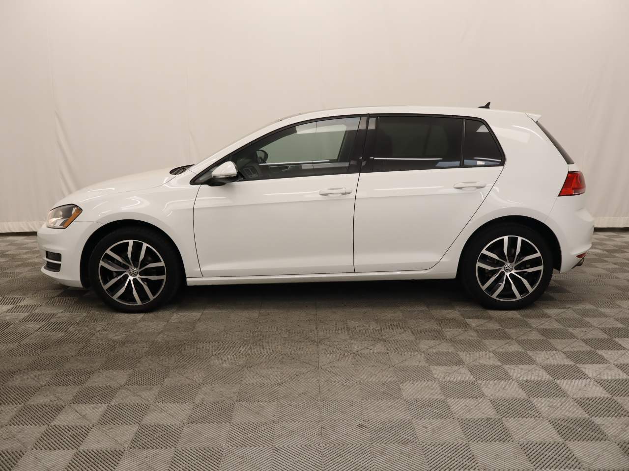 2016 Volkswagen Golf TSI SE