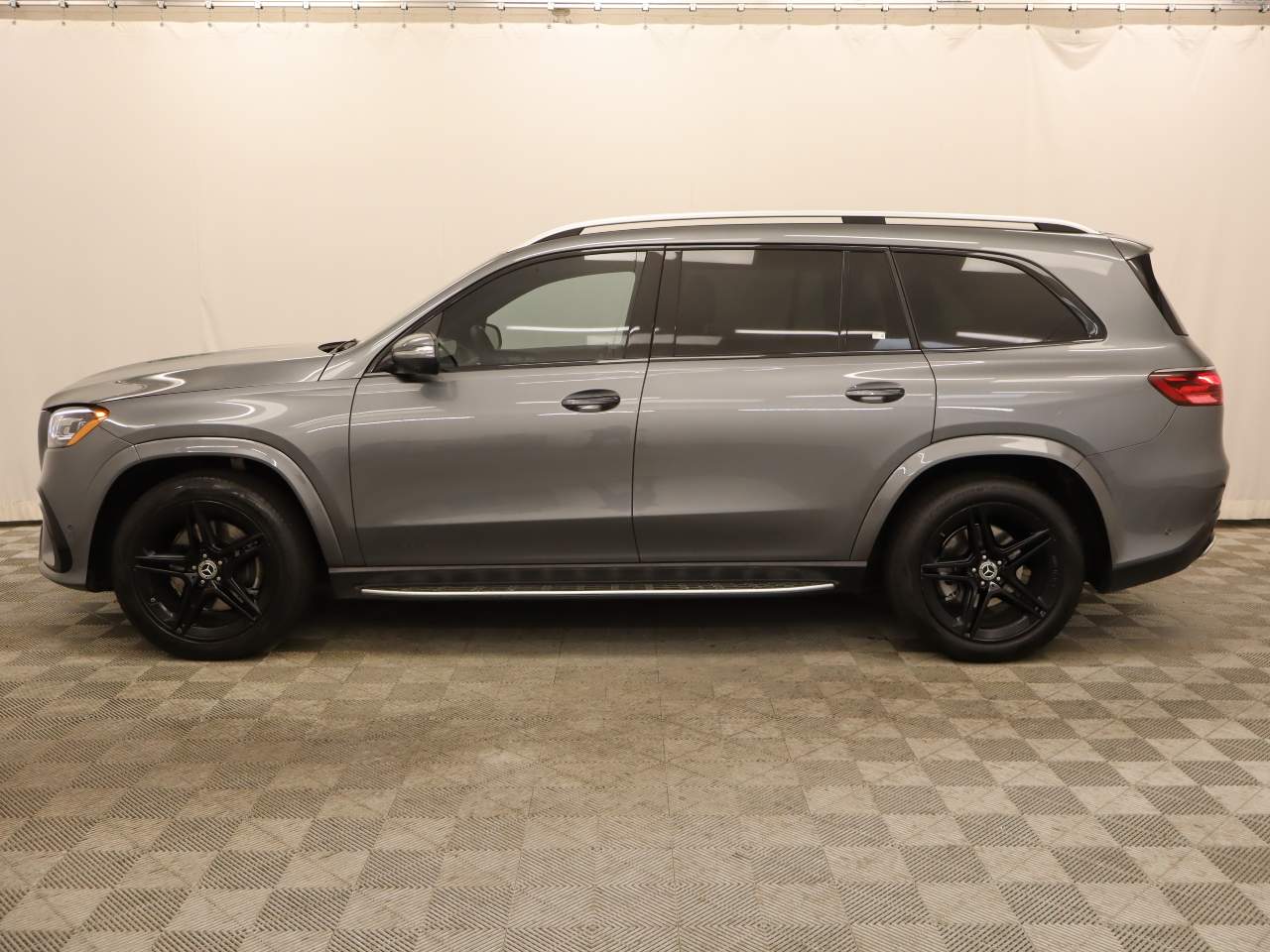 2025 Mercedes-Benz GLS 450