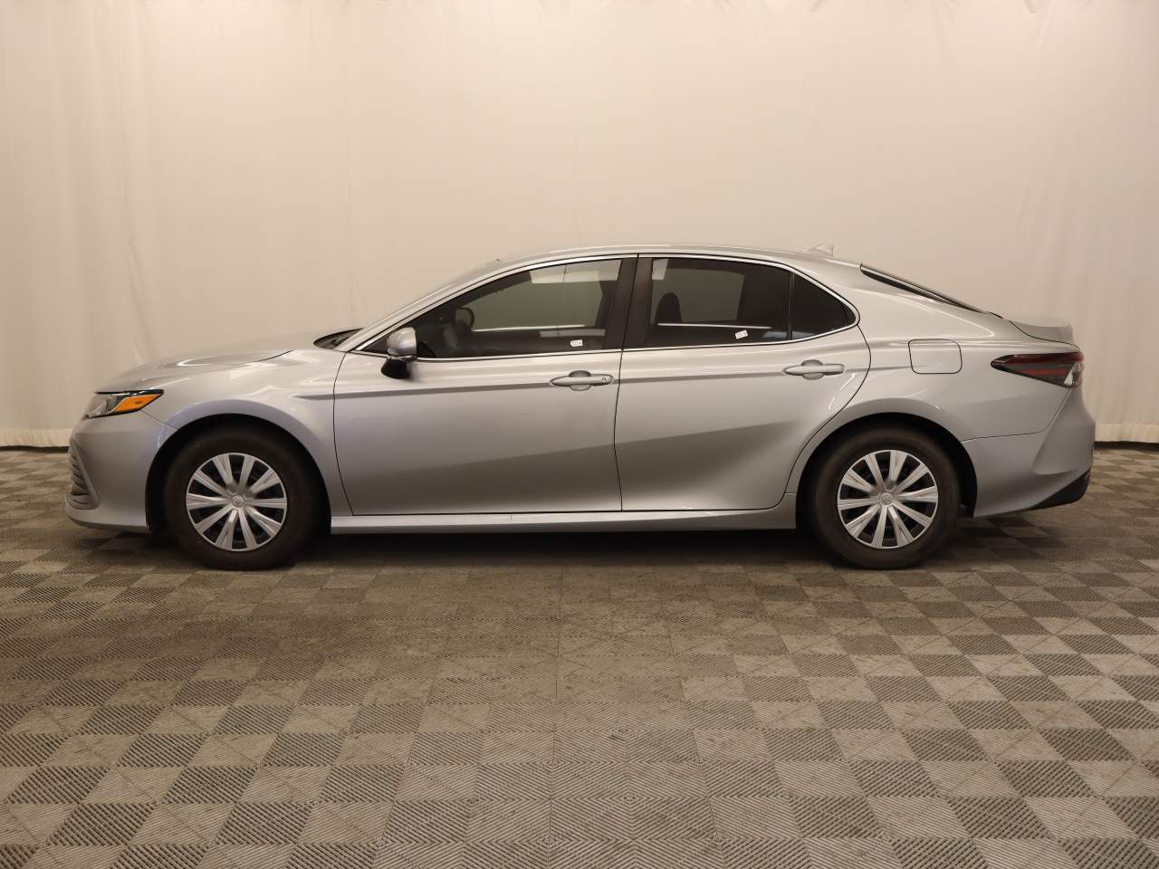 2024 Toyota Camry Hybrid LE