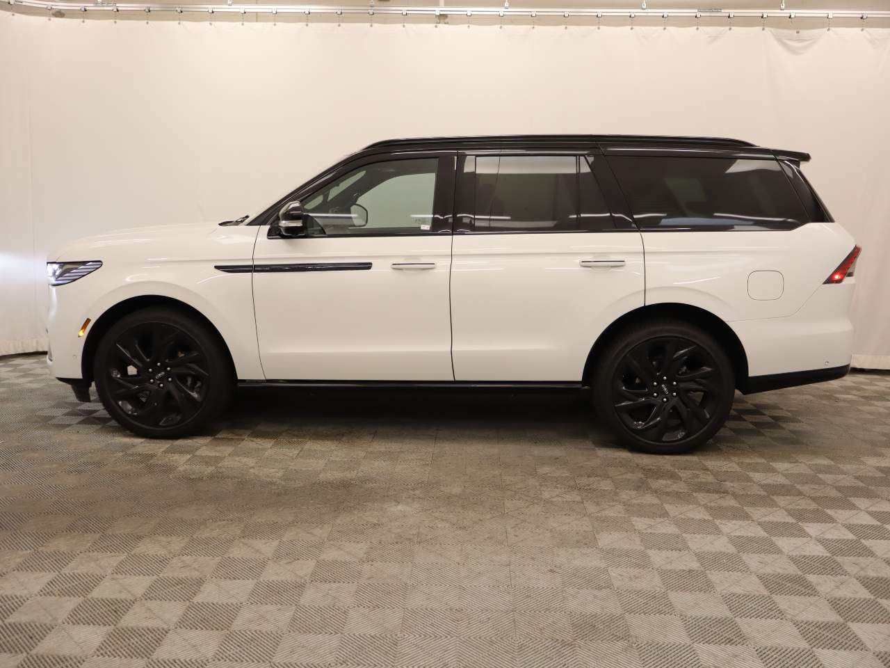 2025 Lincoln Navigator Black Label