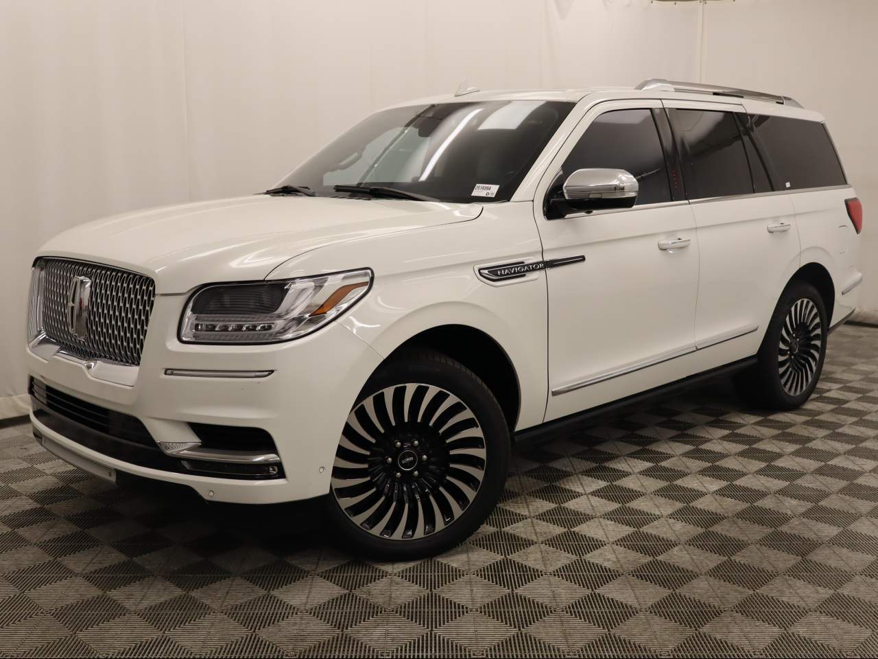 2021 Lincoln Navigator Black Label's photo