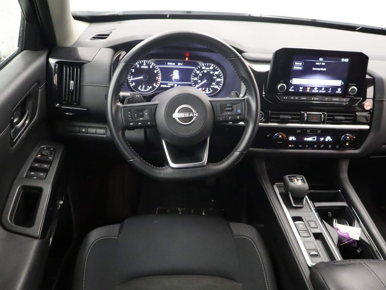 2024 Nissan Pathfinder SV
