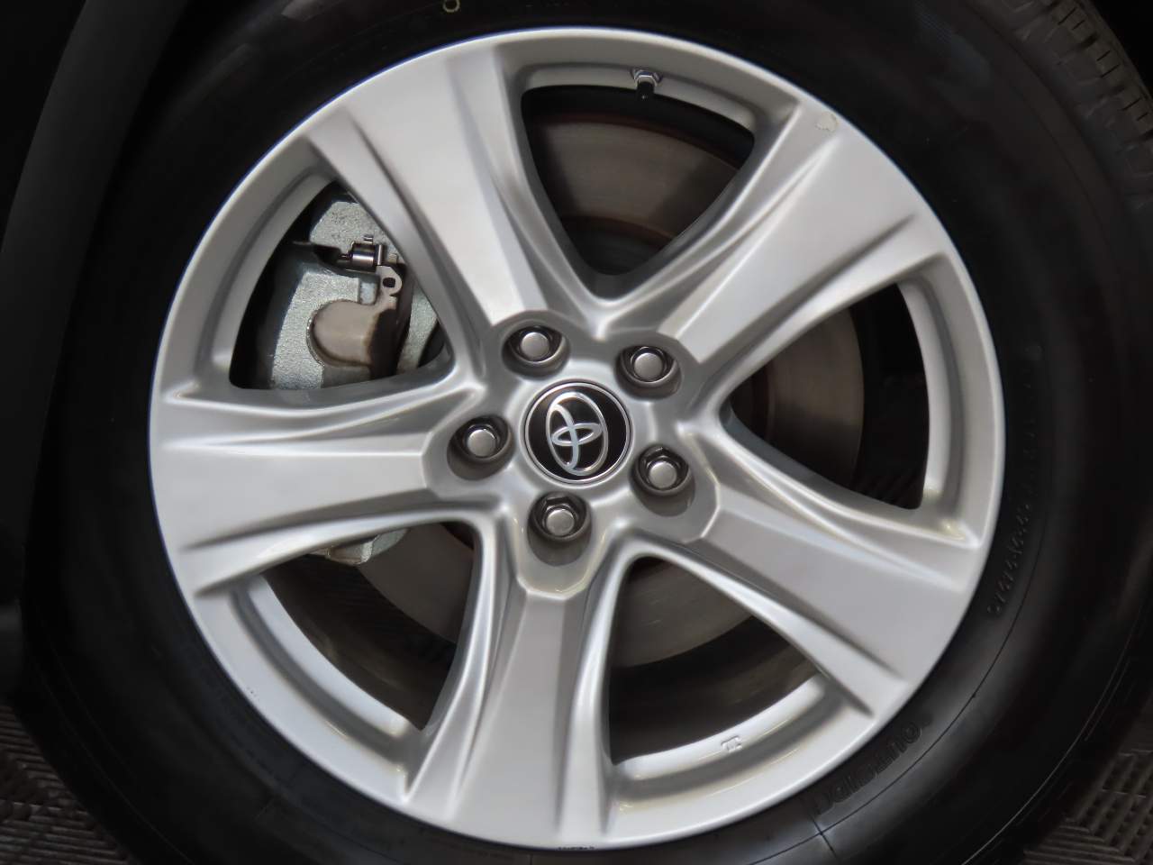 2024 Toyota Highlander LE - Photo 7