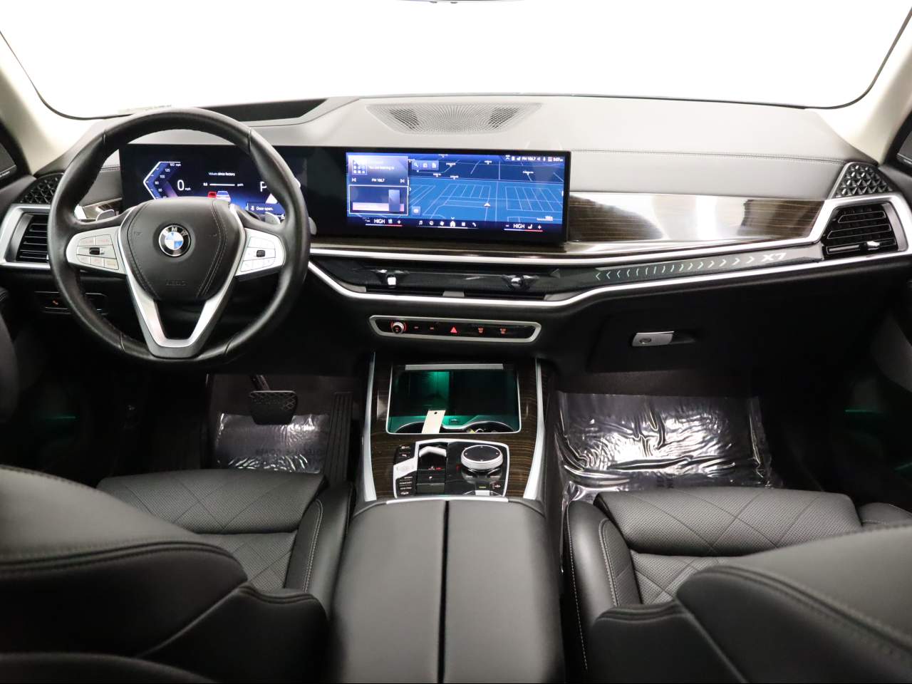 2026 BMW X7 40i - Photo 18