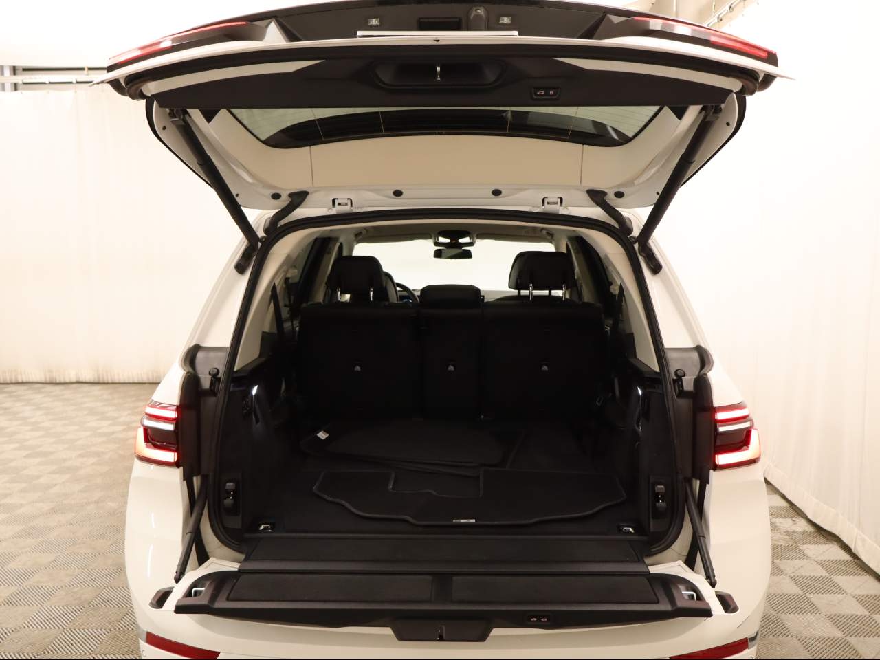 2026 BMW X7 40i - Photo 24