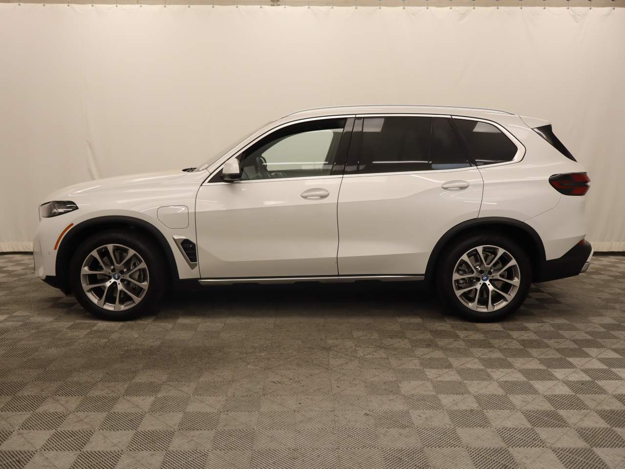 2024 BMW X5 xDrive50e