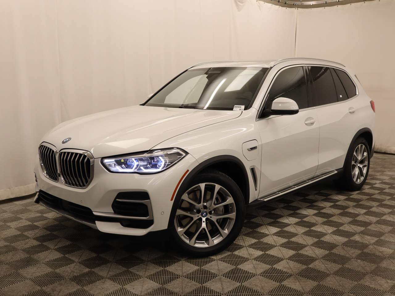 2023 BMW X5 xDrive45e