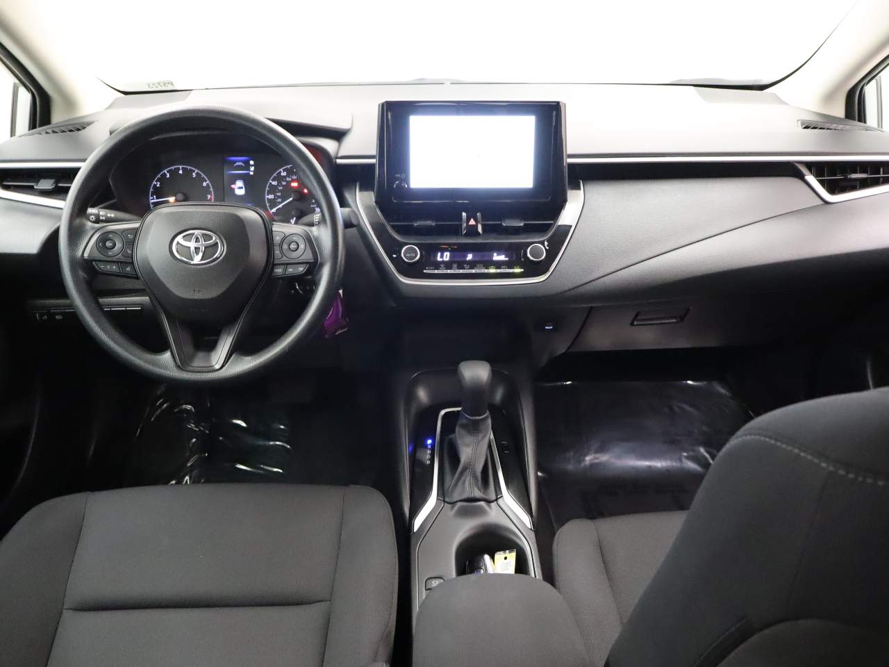 2025 Toyota Corolla LE photo 2