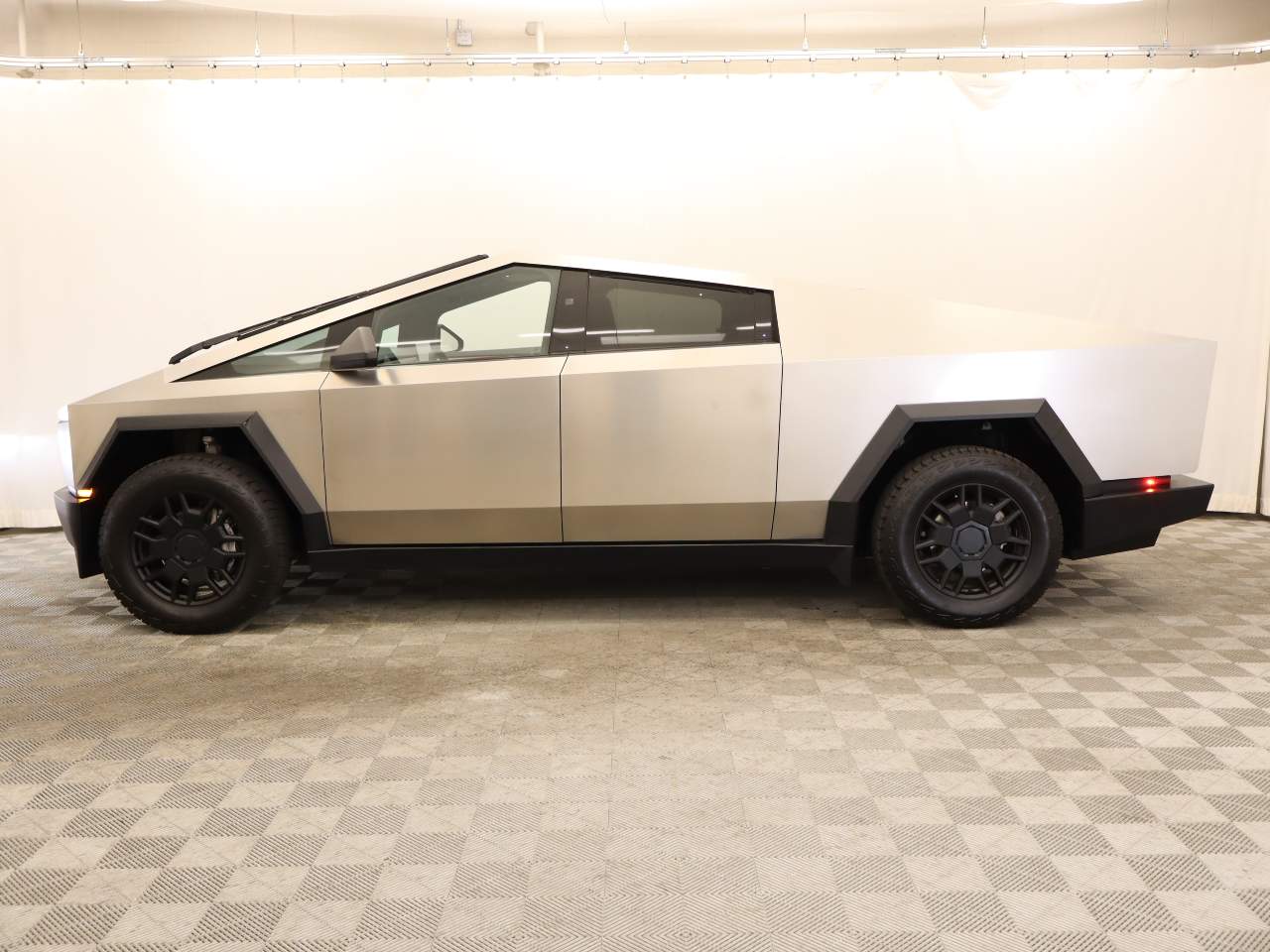 2024 Tesla Cybertruck Crew Cab