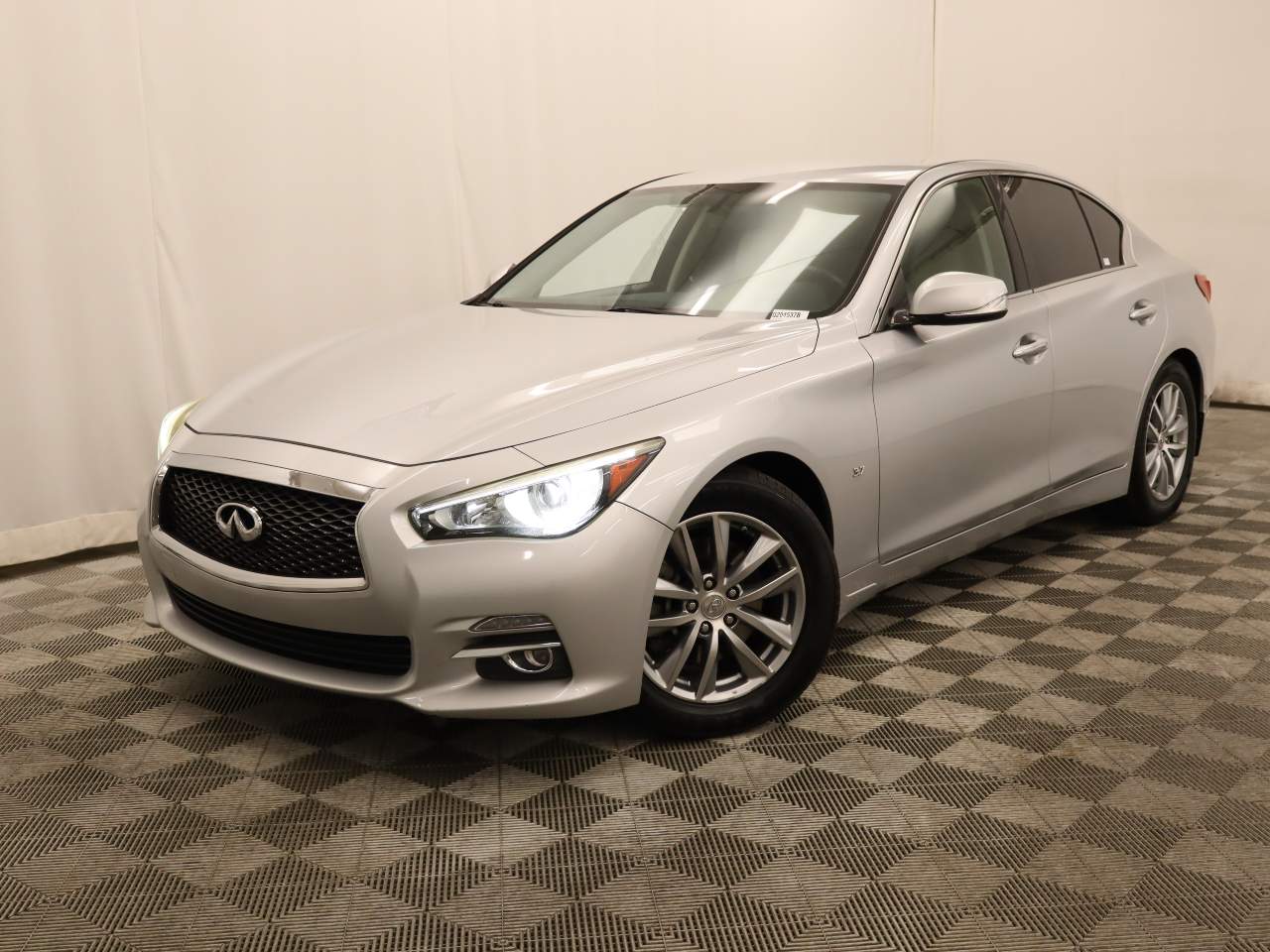 2015 INFINITI Q50 Sport