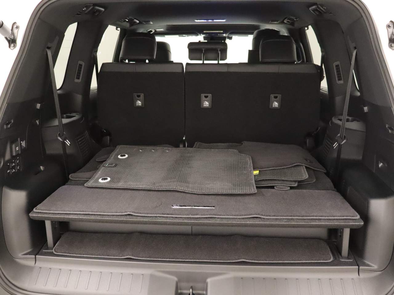 2026 Lexus LX 700h Luxury