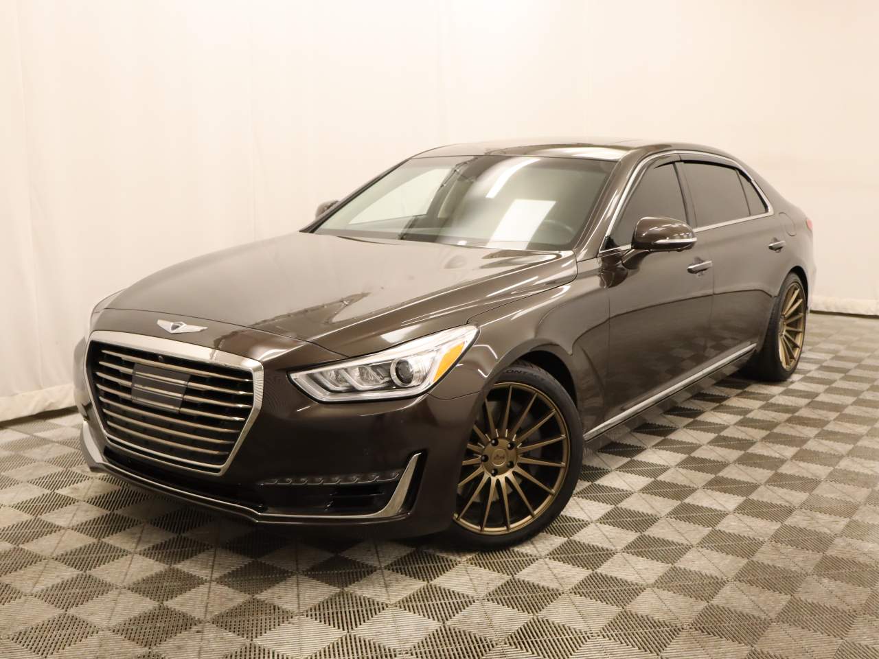 2017 Genesis G90 5.0 Ultimate's photo