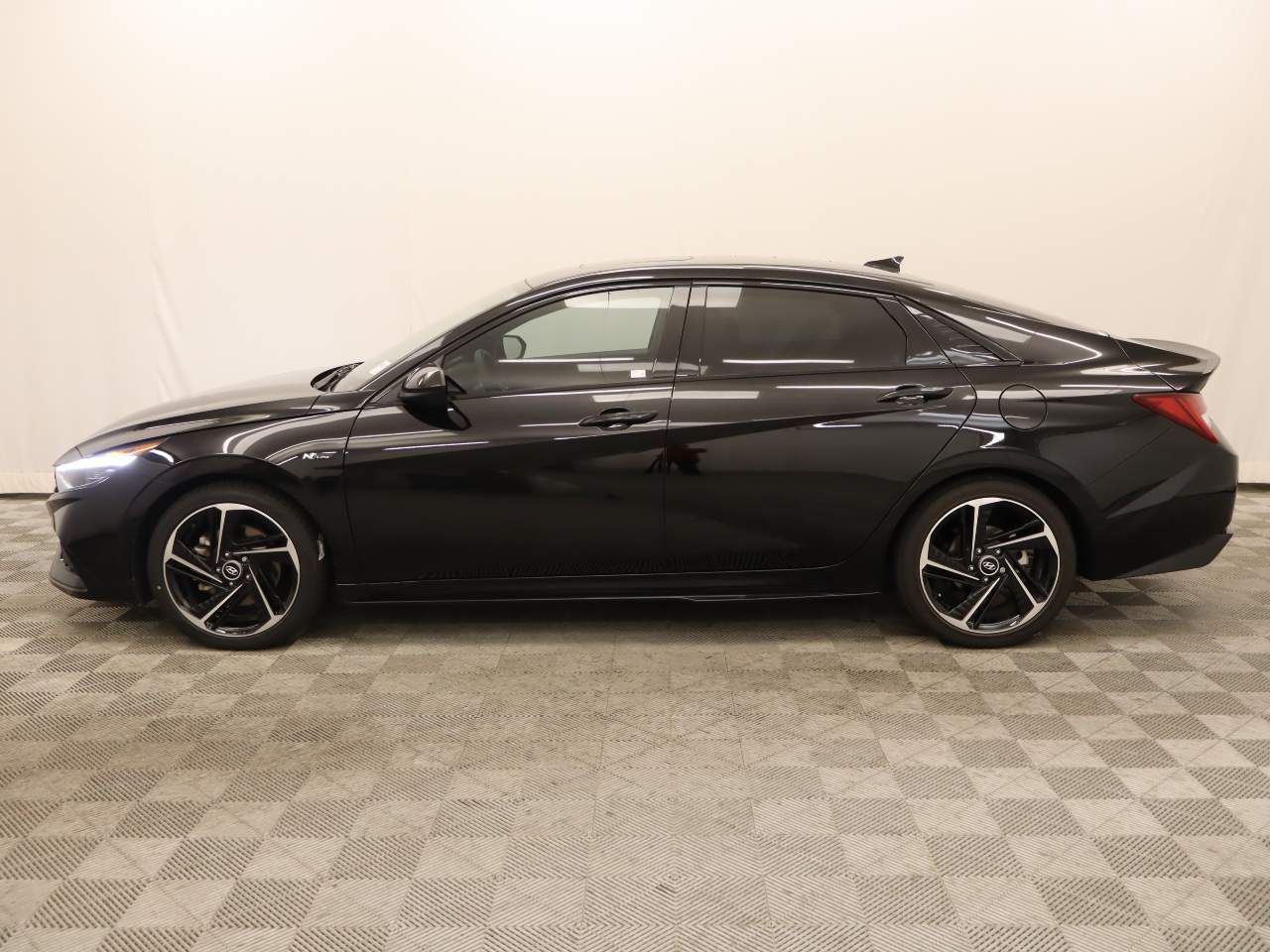 2023 Hyundai Elantra N Line photo 3