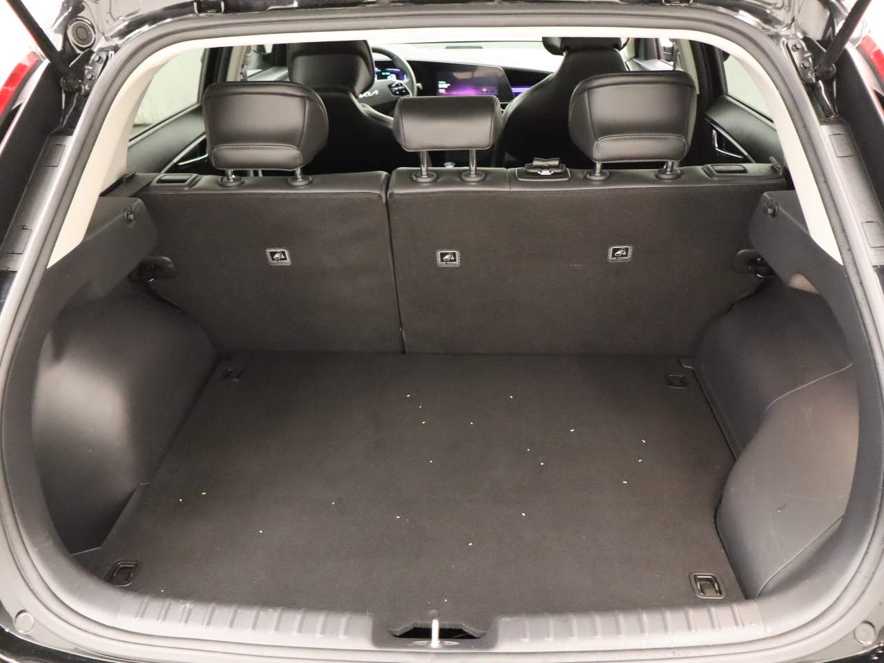 2023 Kia Niro Plug-In Hybrid EX photo 2