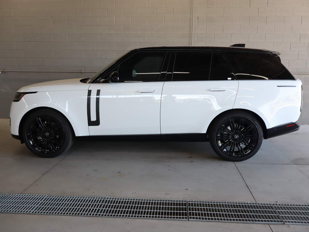 2024 Land Rover Range Rover P530 SE
