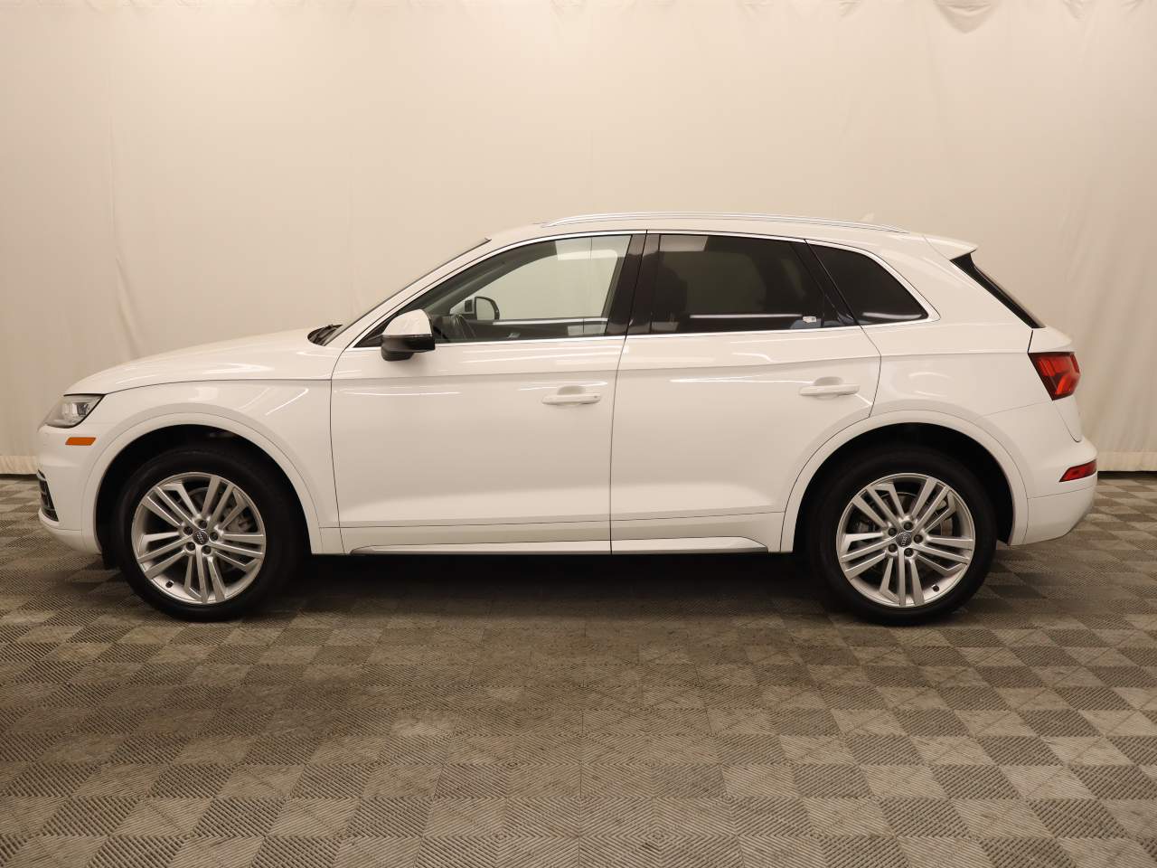 2018 Audi Q5 2.0T quattro Premium Plus