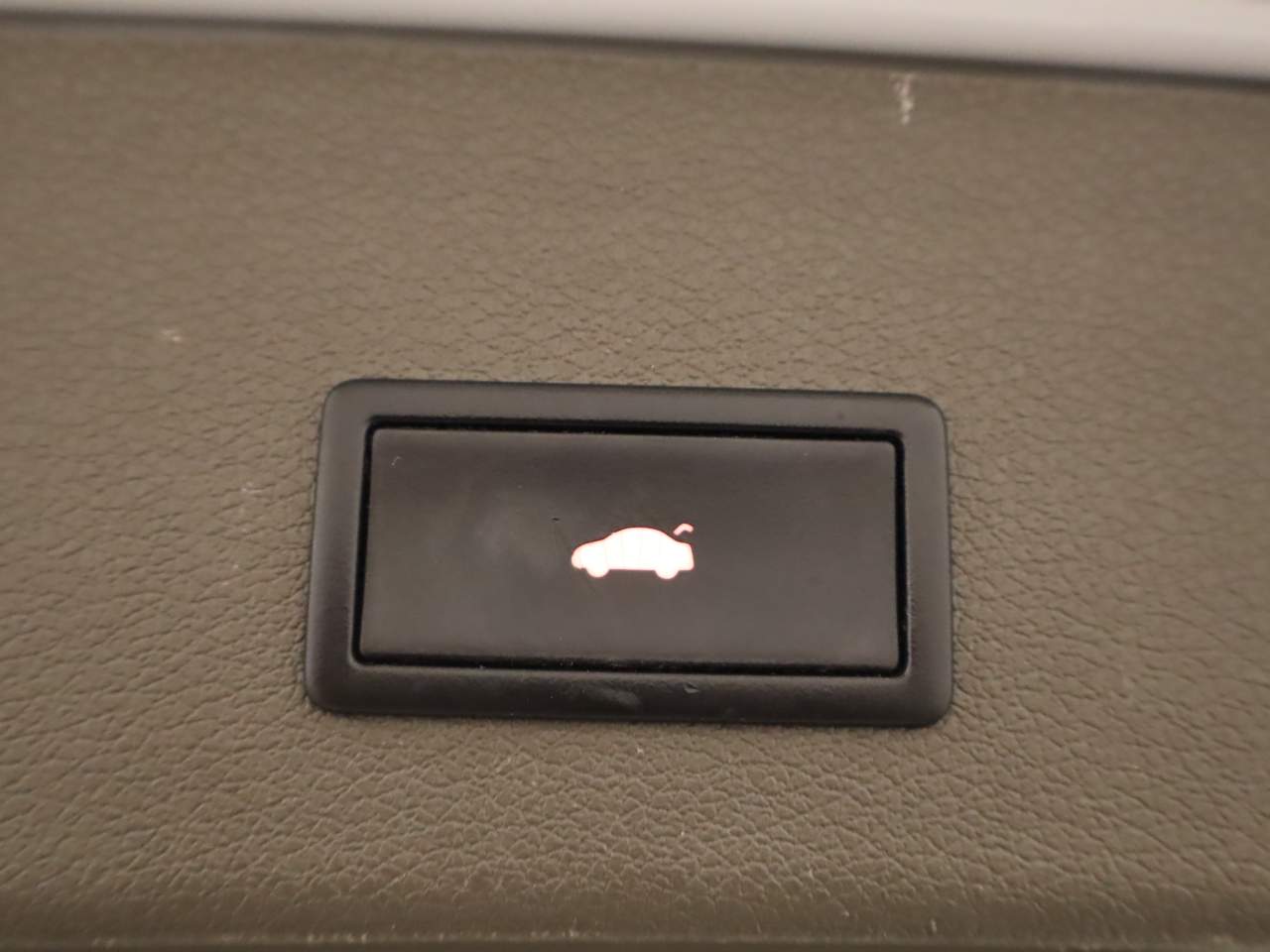 2012 Audi Q5 3.2 quattro Premium Plus