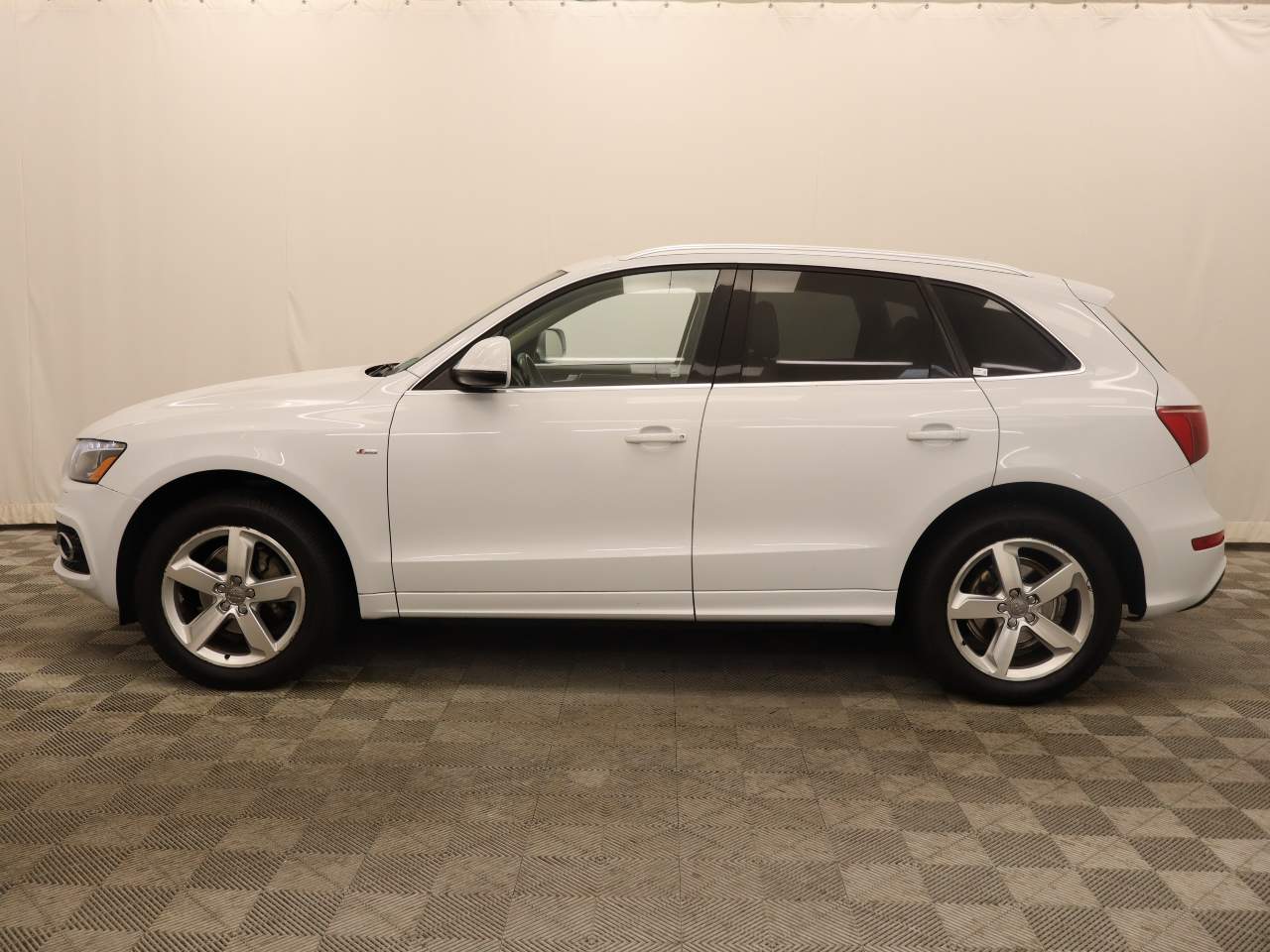 2012 Audi Q5 3.2 quattro Premium Plus
