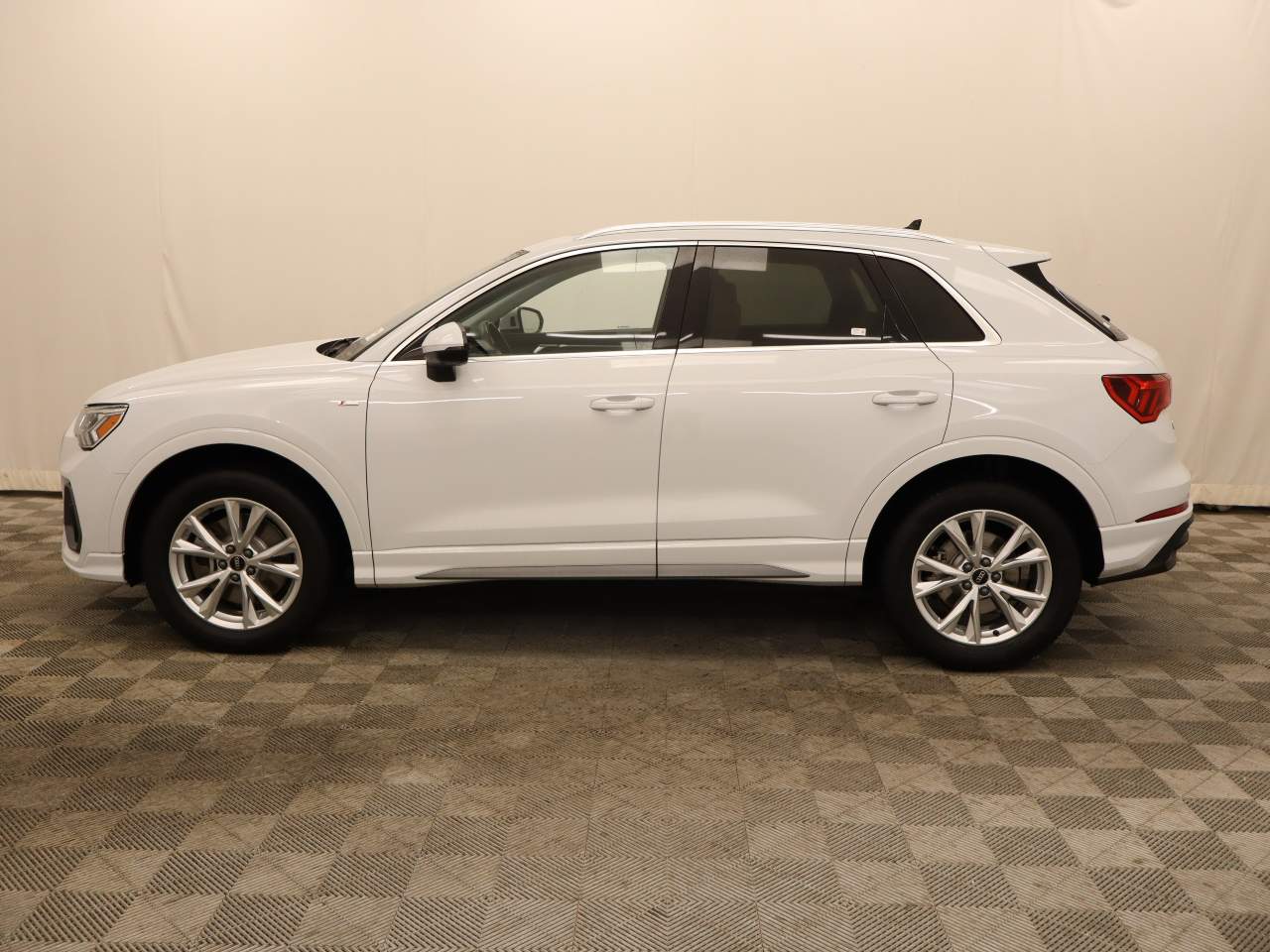 2024 Audi Q3 quattro S line Prem Plus 45 TFSI