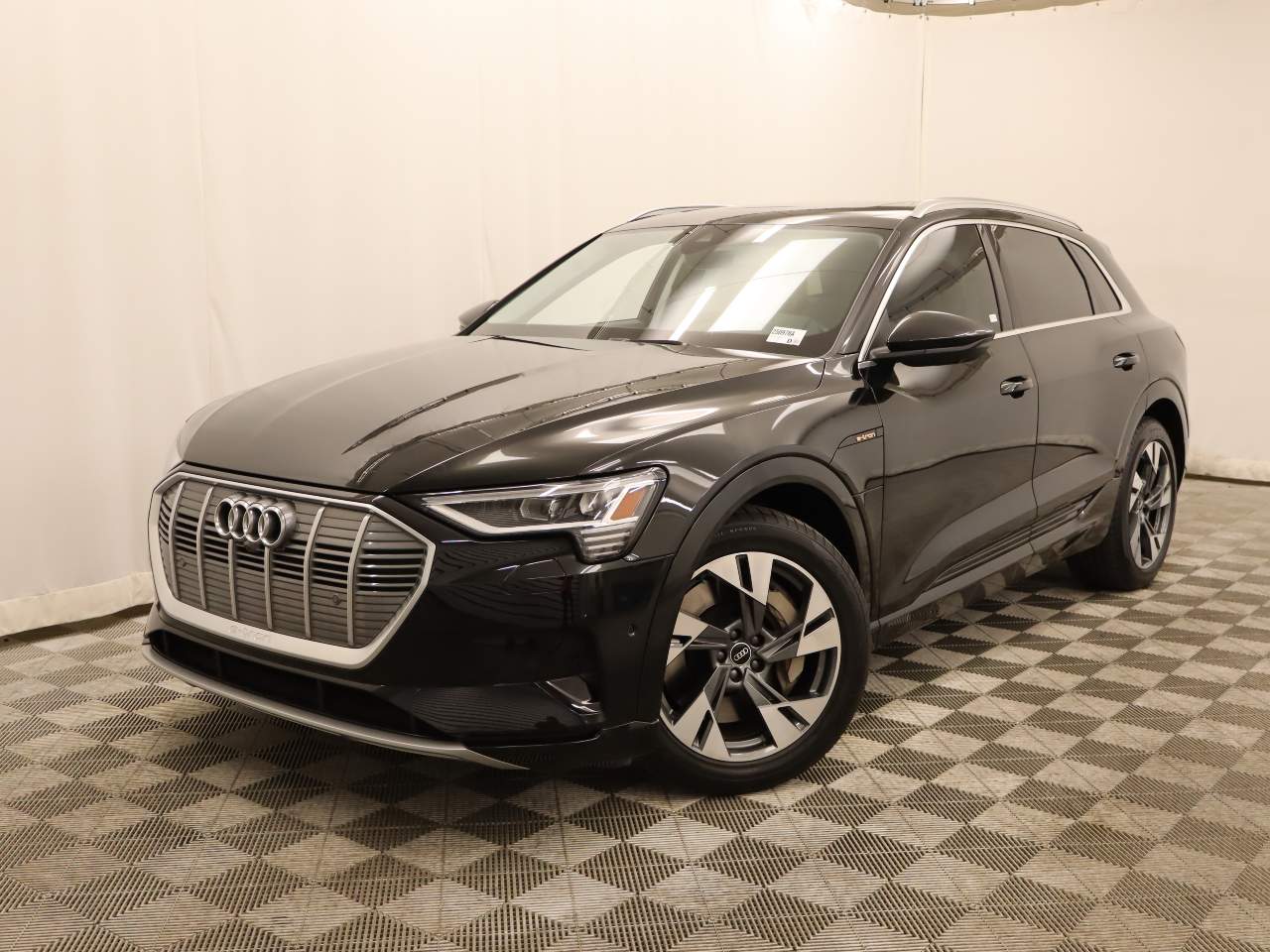 2021 Audi e-tron quattro Premium Plus