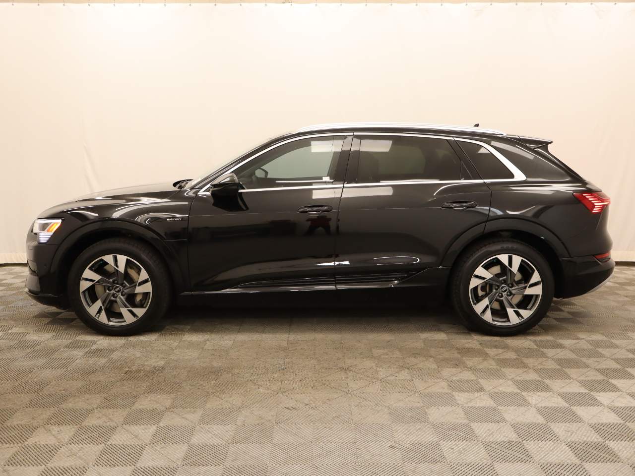 2021 Audi e-tron quattro Premium Plus
