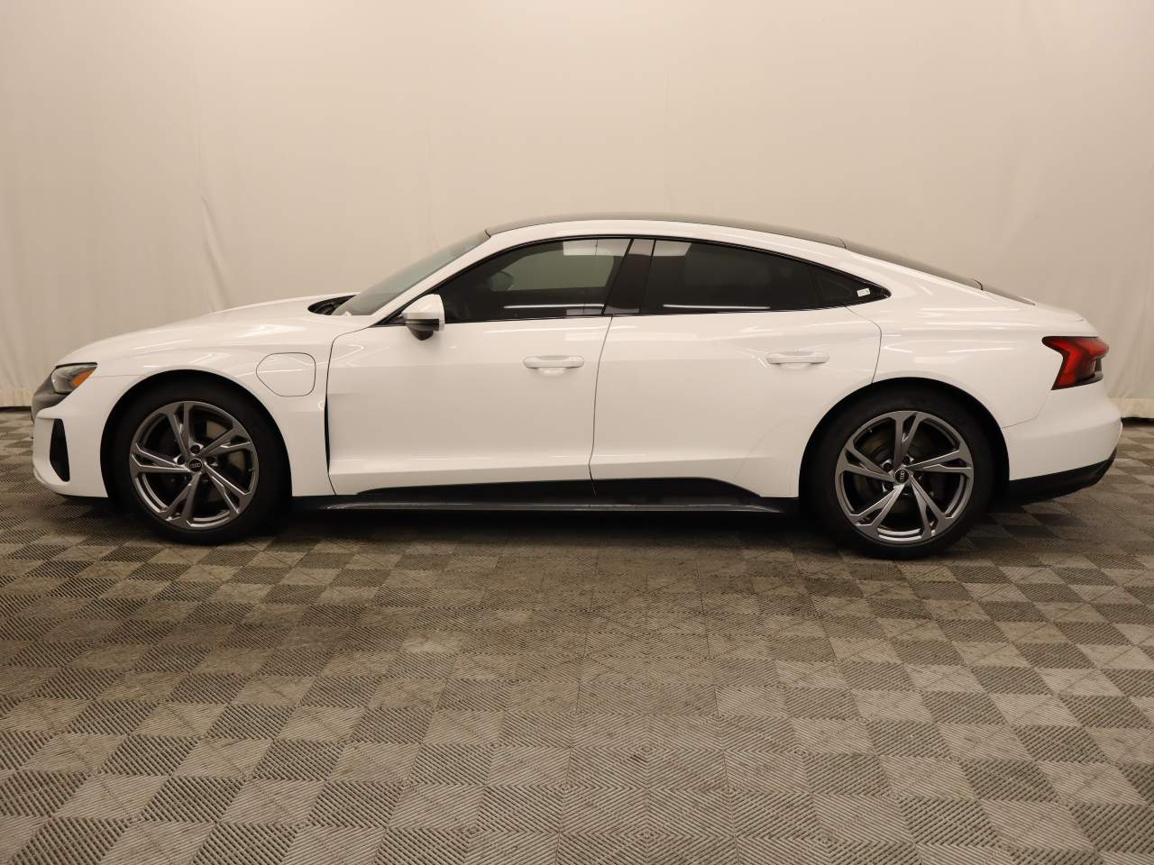 2022 Audi e-tron GT quattro Premium Plus
