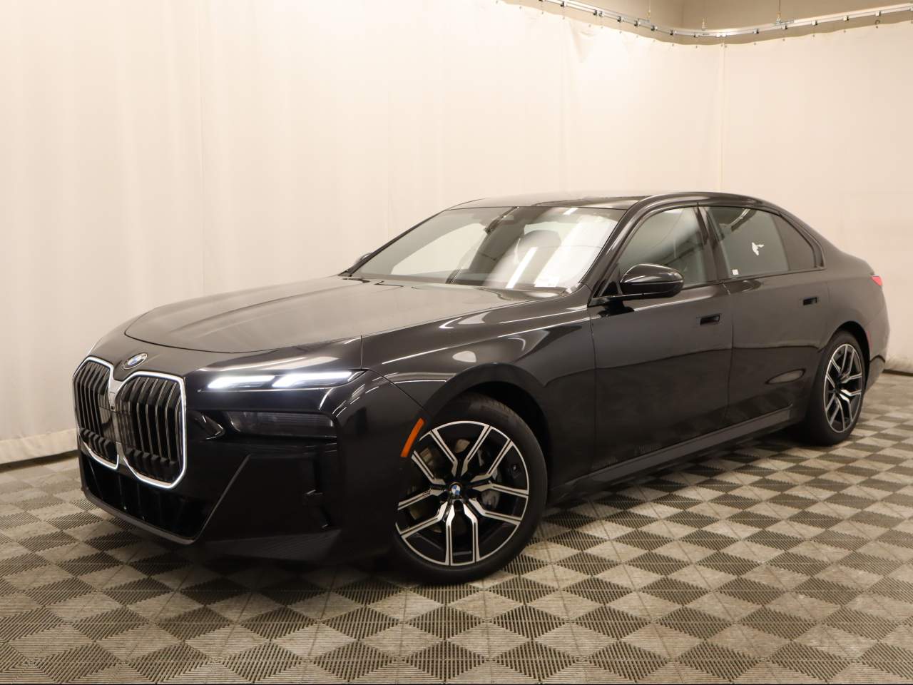 2025 BMW 7-Series 740i