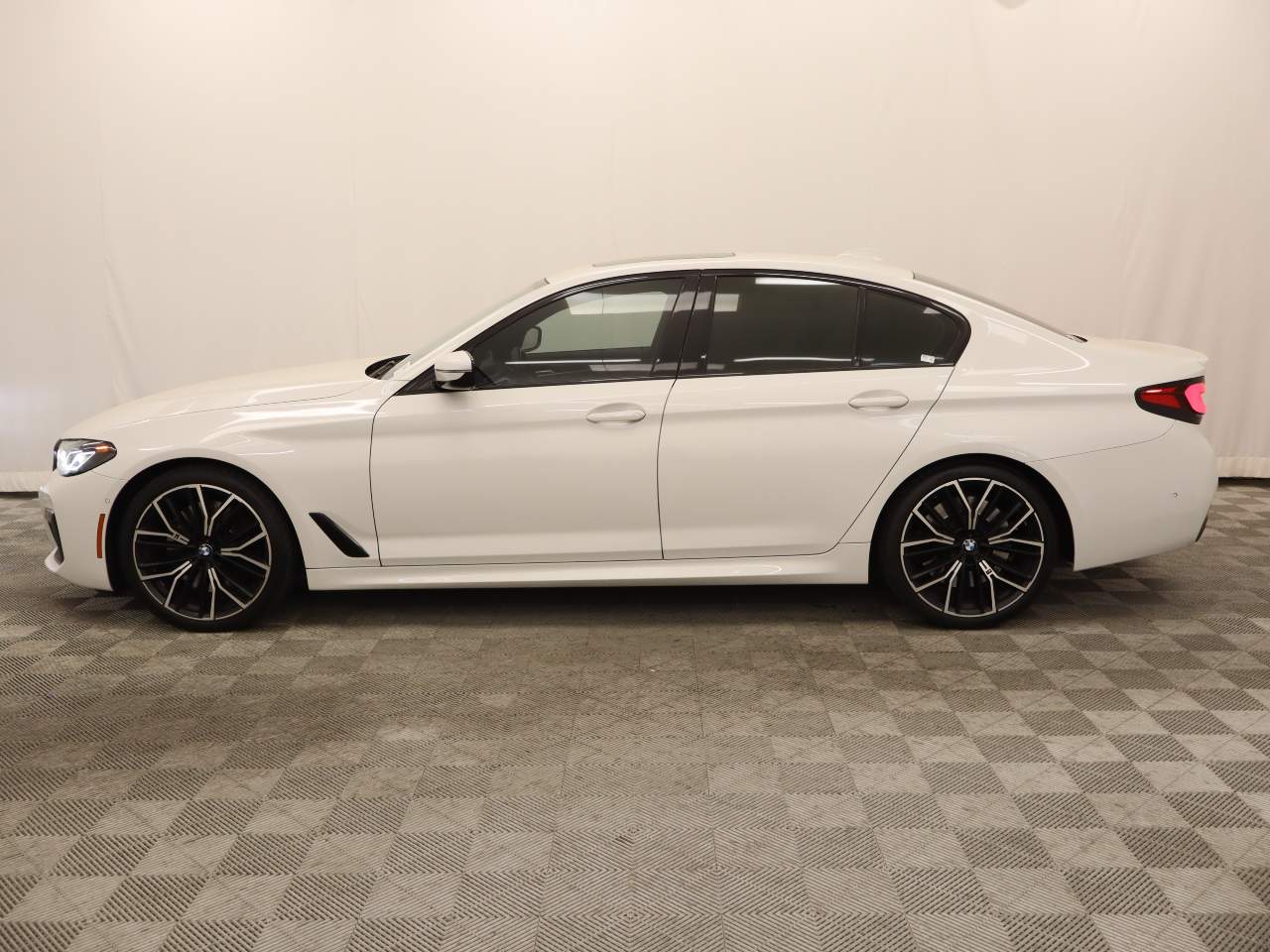 2022 BMW 5-Series 540i