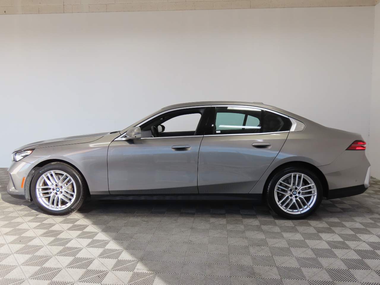 2024 BMW 5-Series 530i xDrive