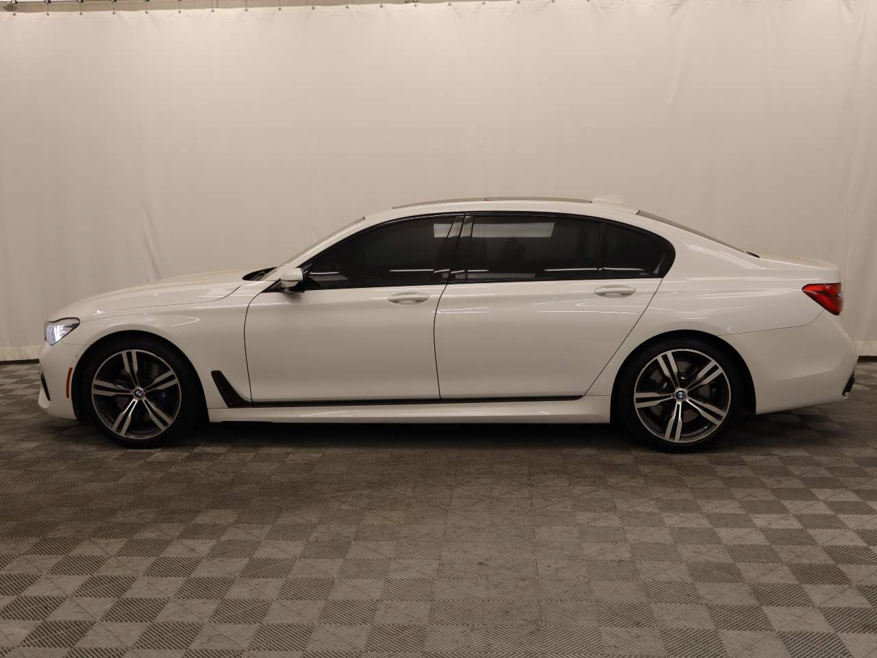 2019 BMW 7-Series 740i