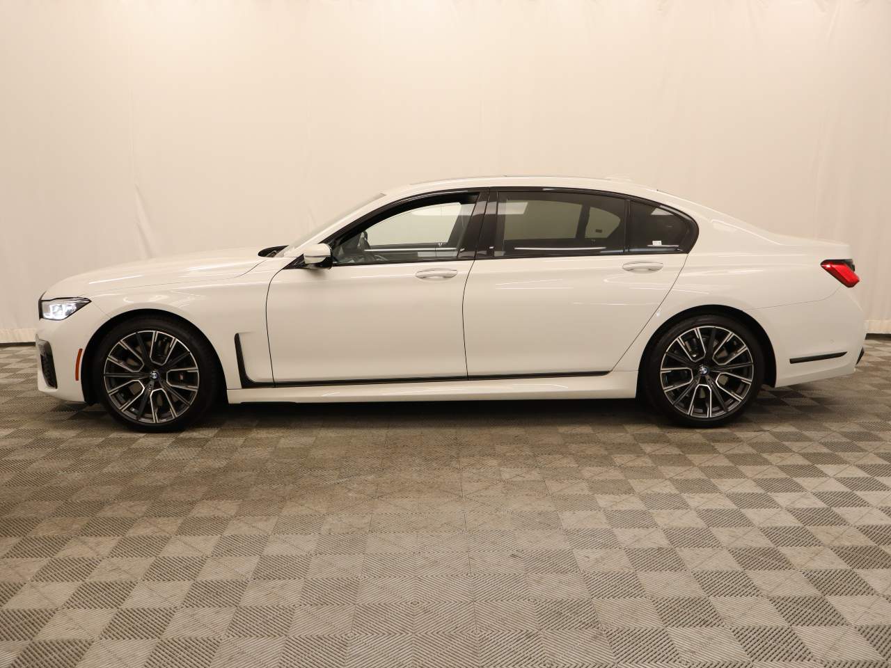 Certified 2021 BMW 7 Series 750i with VIN WBA7U2C04MCF04758 for sale in Scottsdale, AZ