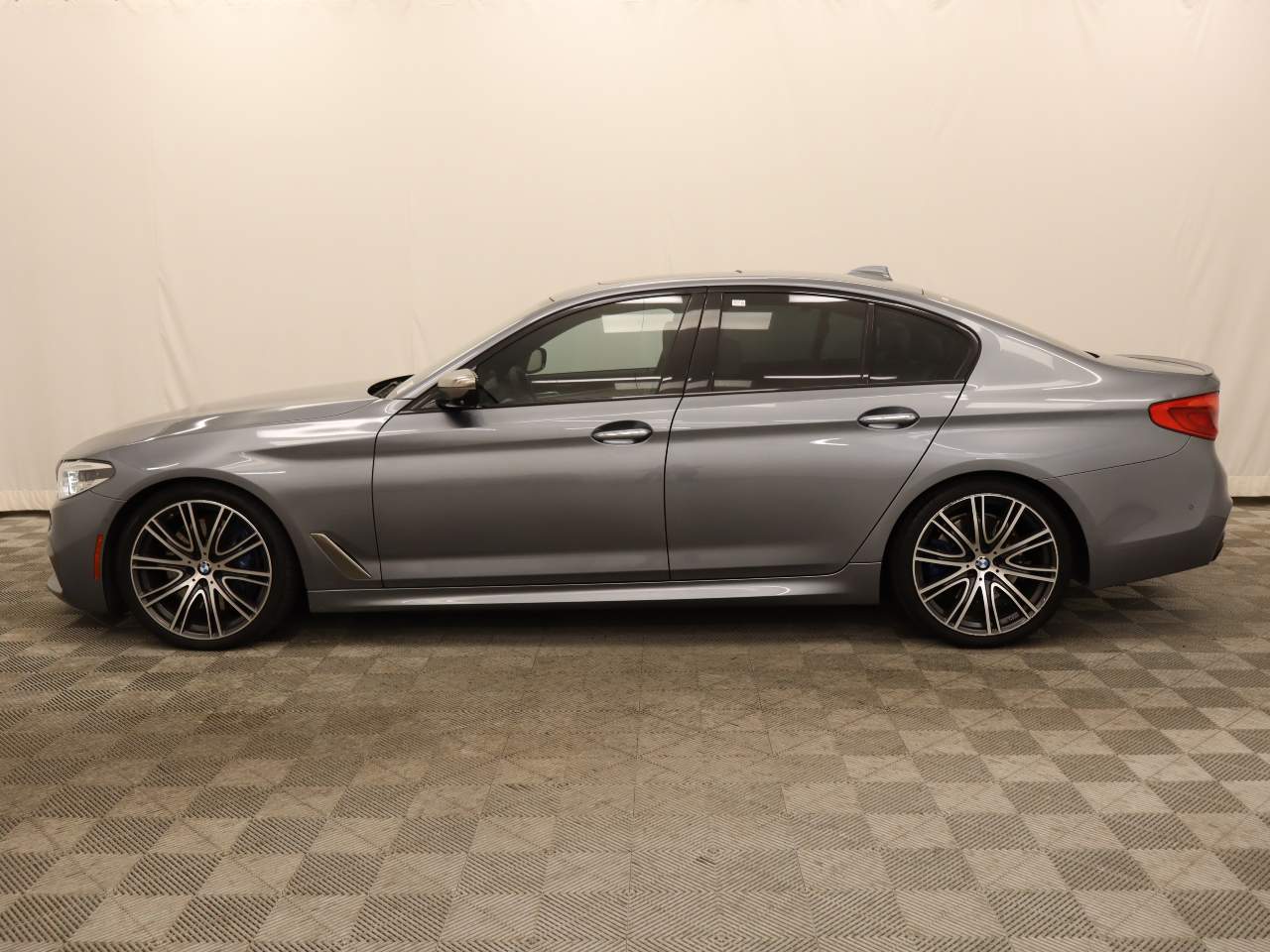 2018 BMW 5-Series M550i xDrive