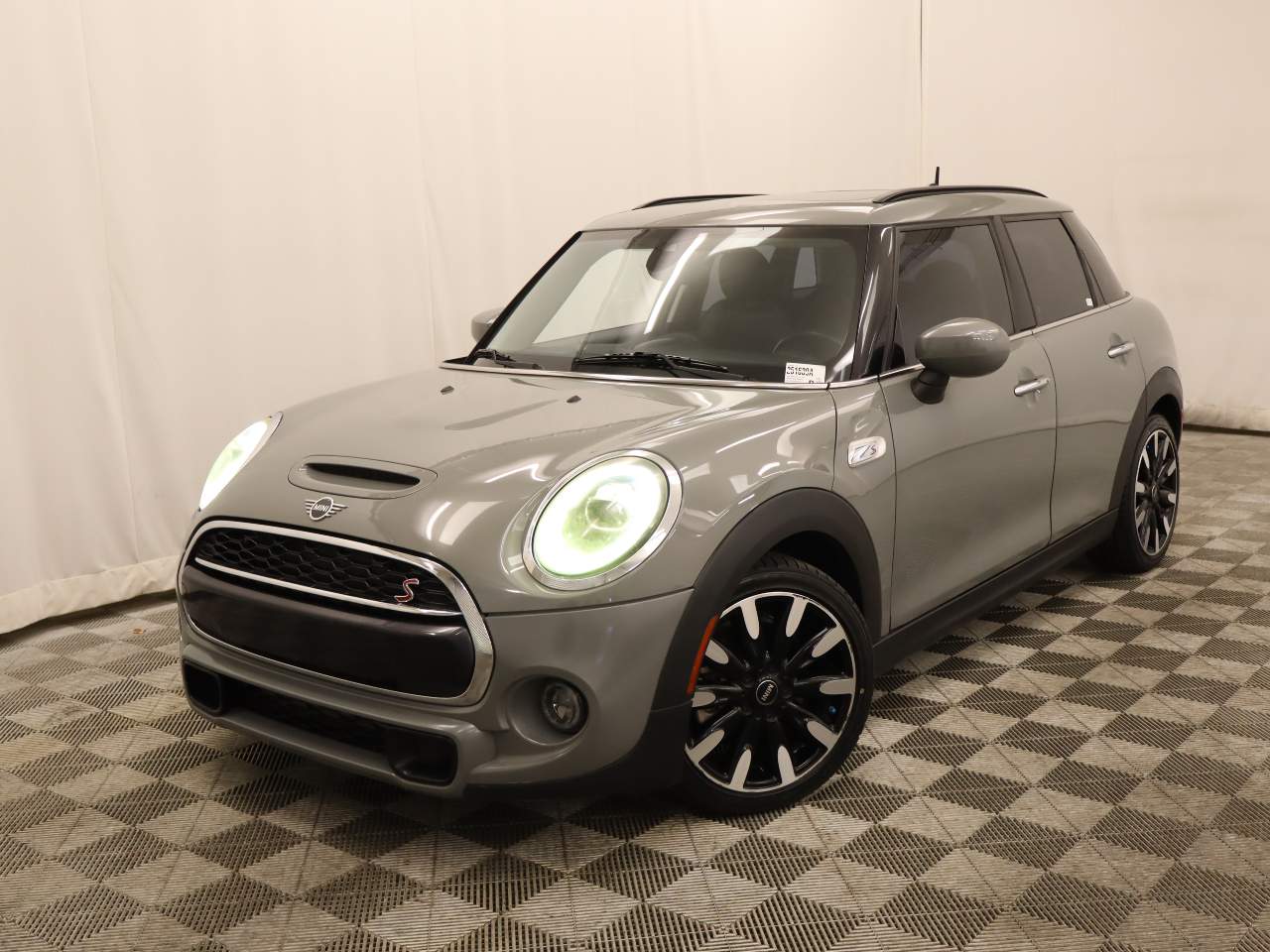 2020 MINI Hardtop Cooper S's photo