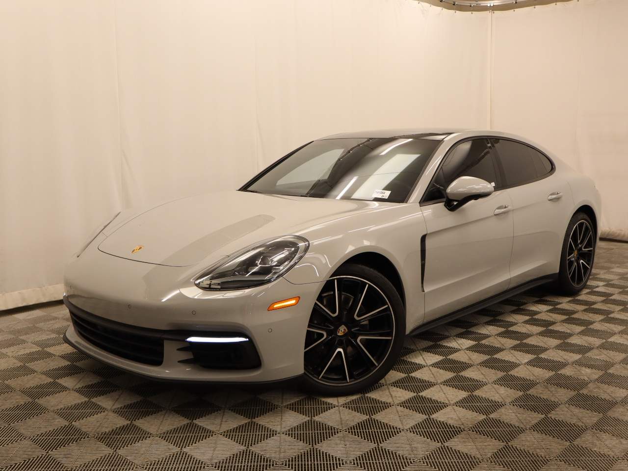 2019 Porsche Panamera  