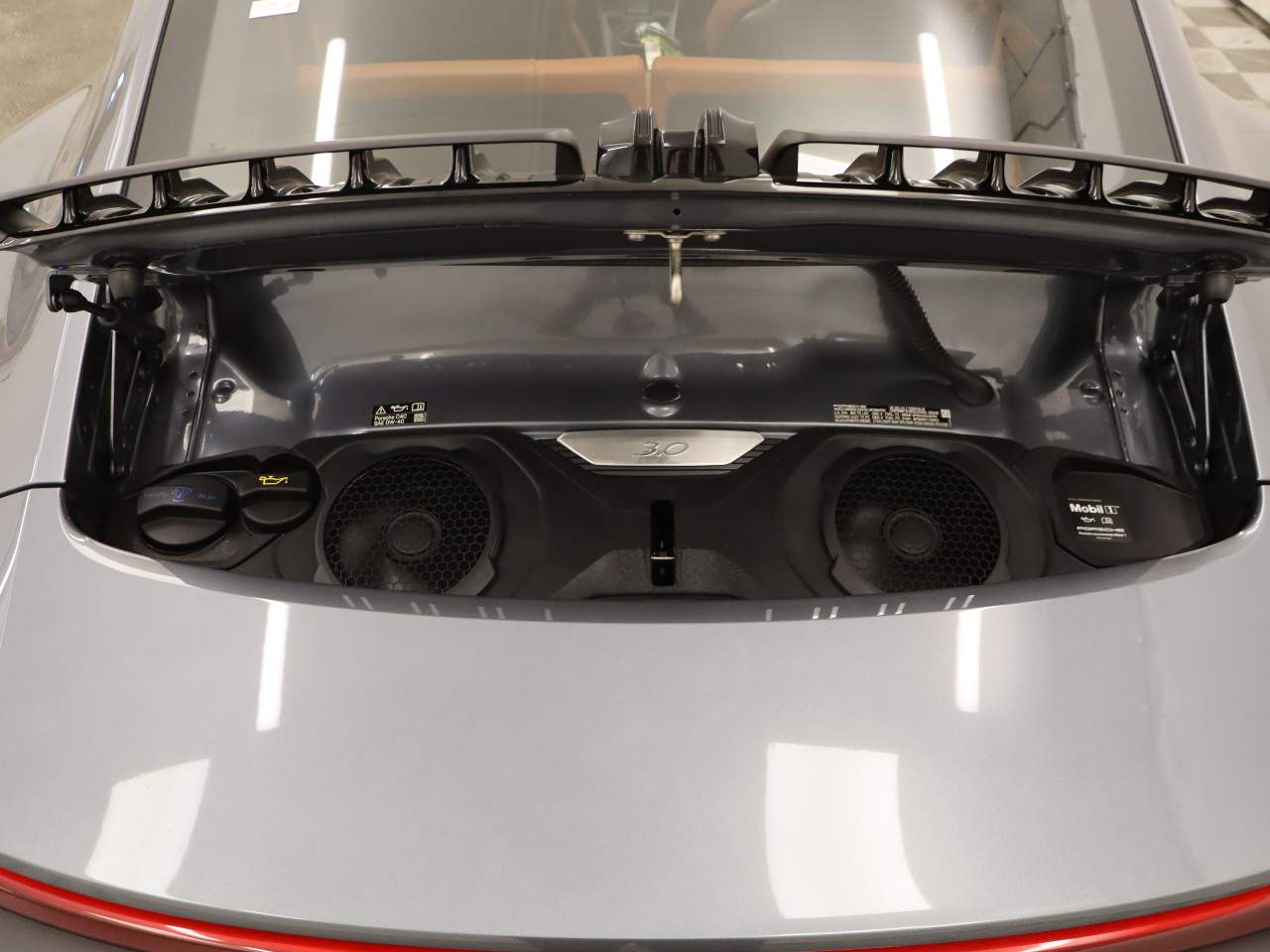 2025 Porsche 911 photo 2