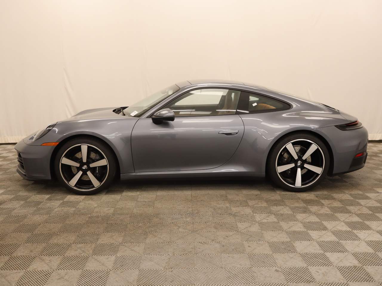 2025 Porsche 911 Carrera