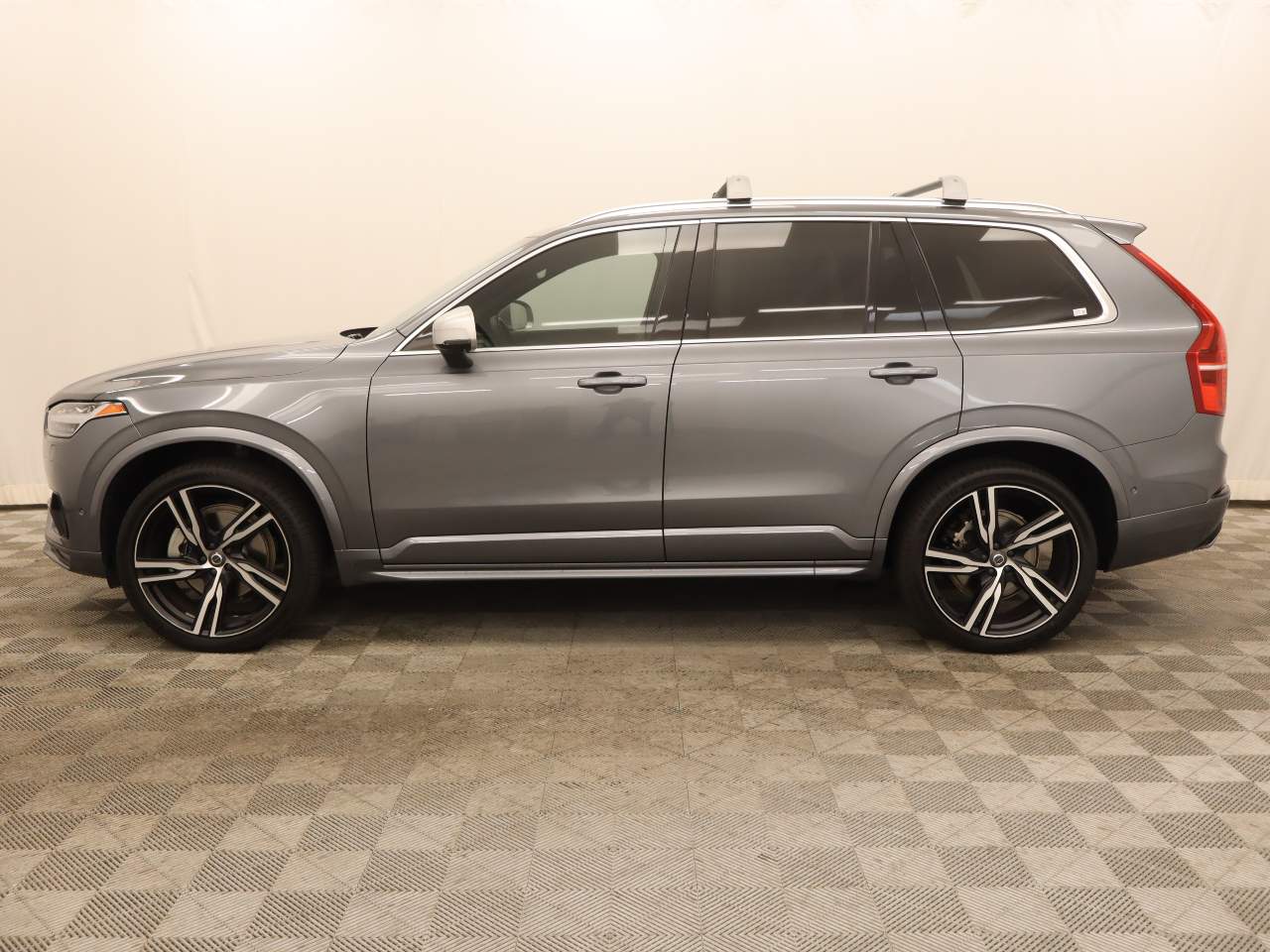 2019 Volvo XC90 T5 R-Design